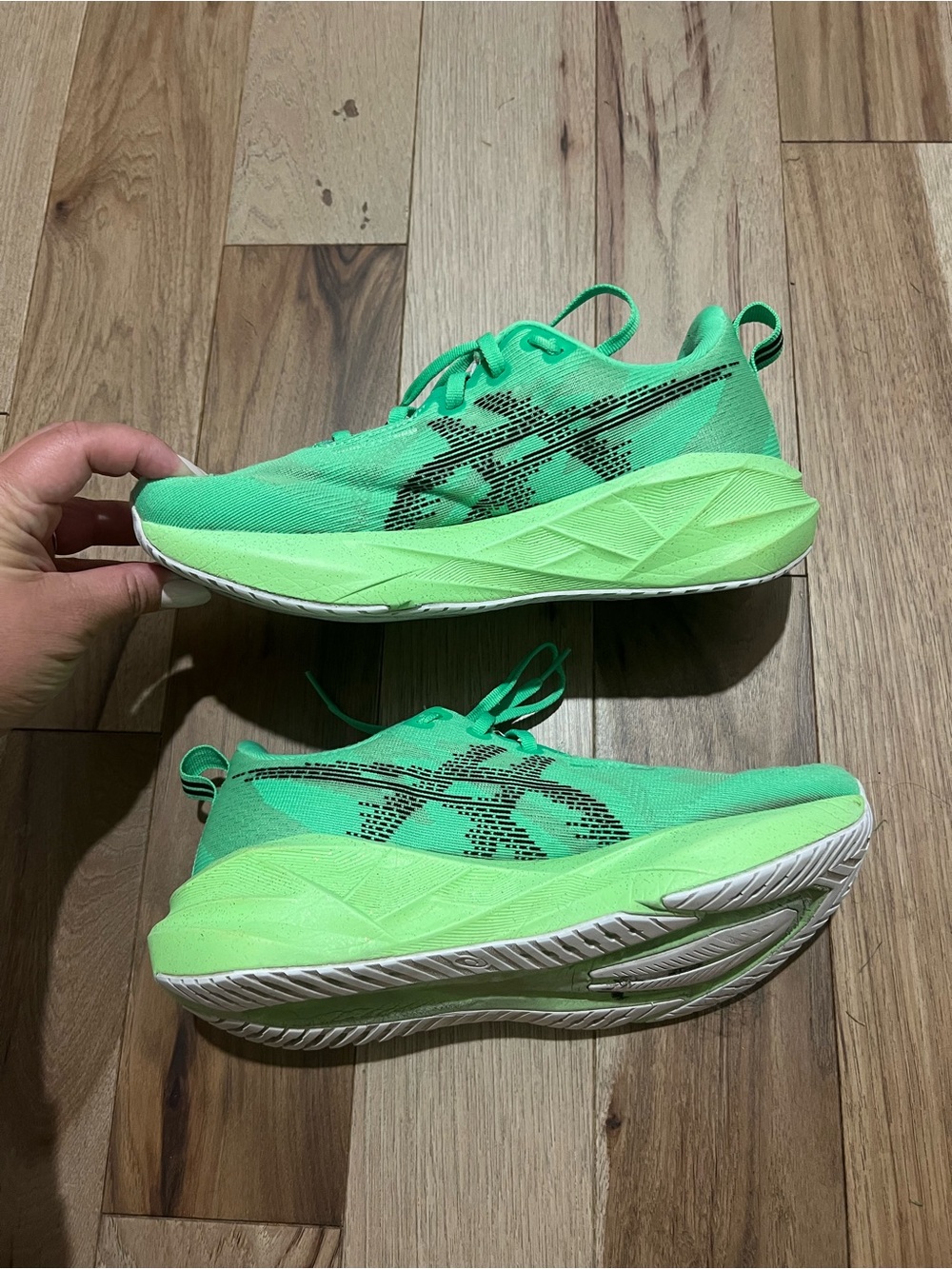 ASICS Novablast 5 Running Shoes Womens 8.5 Green Cushioned Sneakers Athletic - Picture 6 of 11